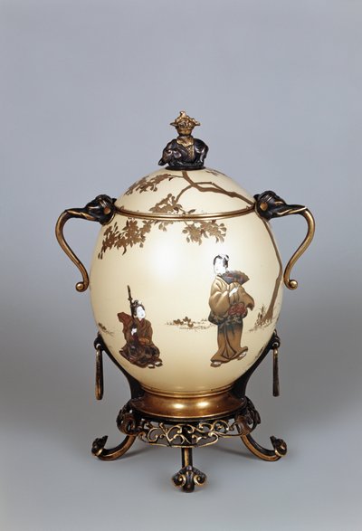 Contenedor cubierto de huevo de avestruz, decoración de laca y monturas de bronce por Barbedienne und Co., 1870 de French School